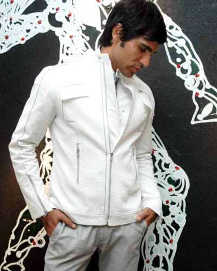 Model Inder Bajwa Displays Rohit Gandhi And Rahul Khanna S Creation Photogallery