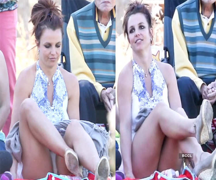 Britney Spears recently flashed herself again at a football game. The  33-year-old pop superstar flashes her underwear.