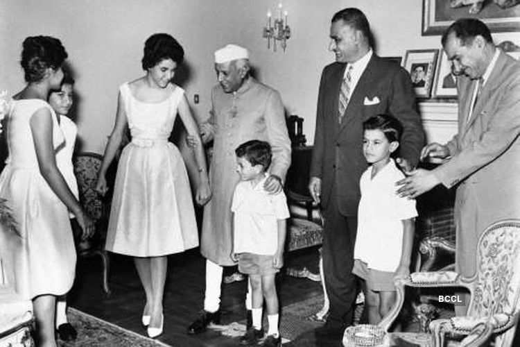 Jawaharlal Nehru is introduced to President Gamal Abdel Nasser's children at the President's home in Cairo on May 20, 1960, during his visit to Egypt - Photogallery