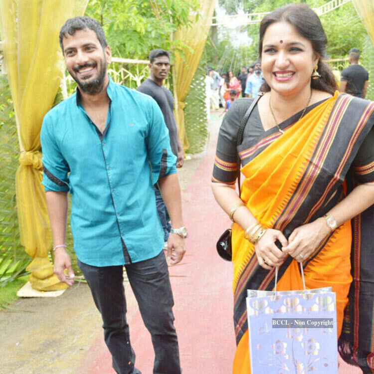 Actor Jithan Ramesh Wedding Oru Nadigaiyin Vakkumoolam Streaming: