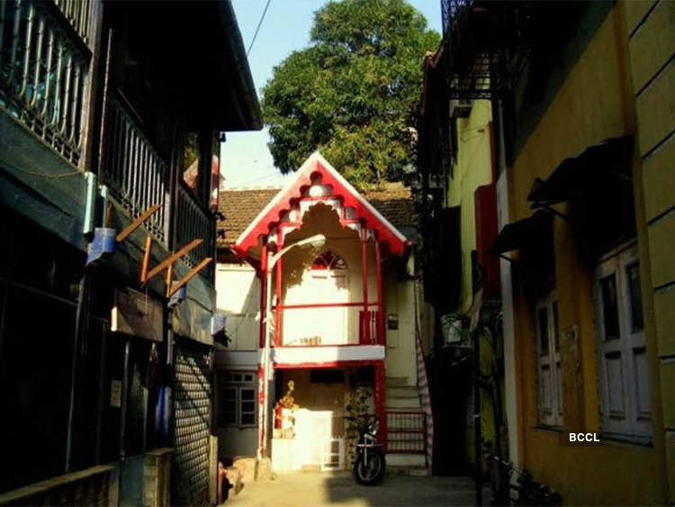 D&#39;Souza Chawl, Mahim It is said that a lady who fell in the well while drawing water, haunts the chawl in nights - Photogallery