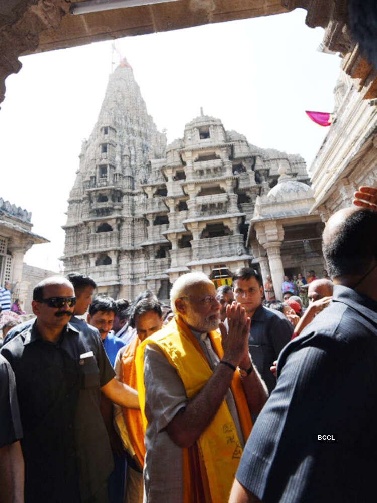 Prime Minister Narendra Modi during his visit at Dwarkadhish Temple in  Gujarat - Photogallery