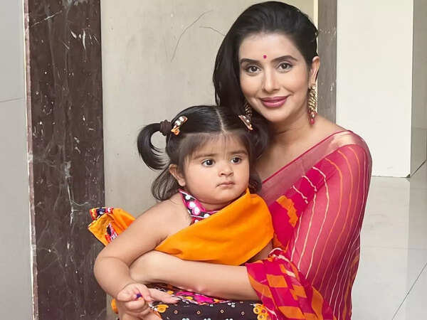 Charu Asopa Images