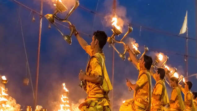 Varanasi: the city of ghats and Benarasi sarees
