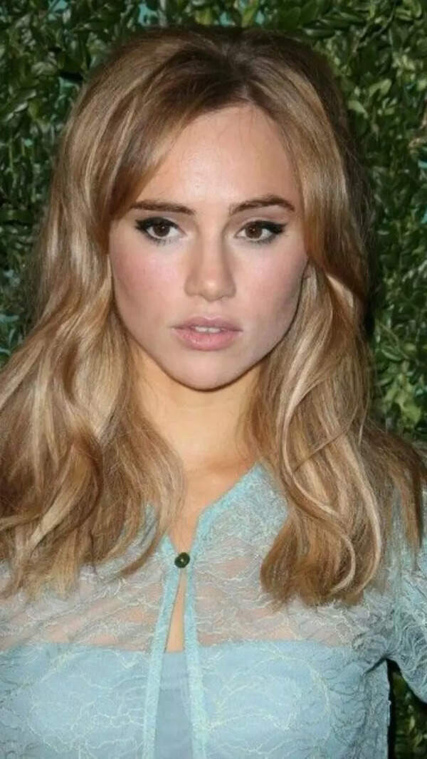 Suki Waterhouse Stills