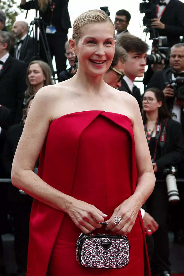 Kelly Rutherford Photos