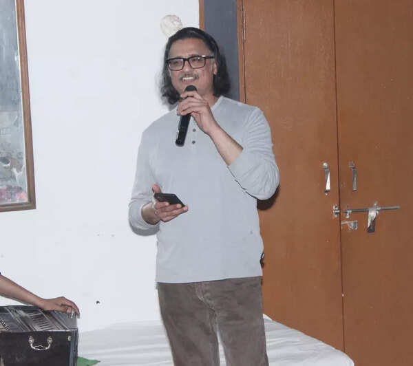 Sanjay Srivastava Photos