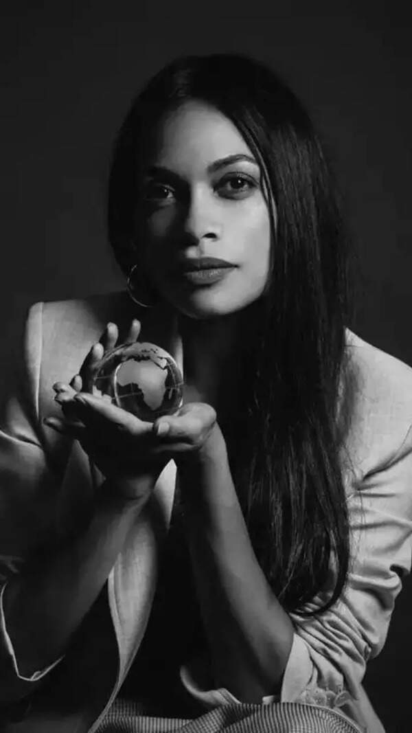 Rosario Dawson Photos