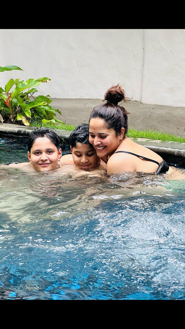 Anasuya Bharadwaj Images