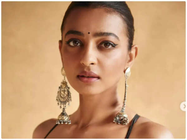Radhika Apte Pictures
