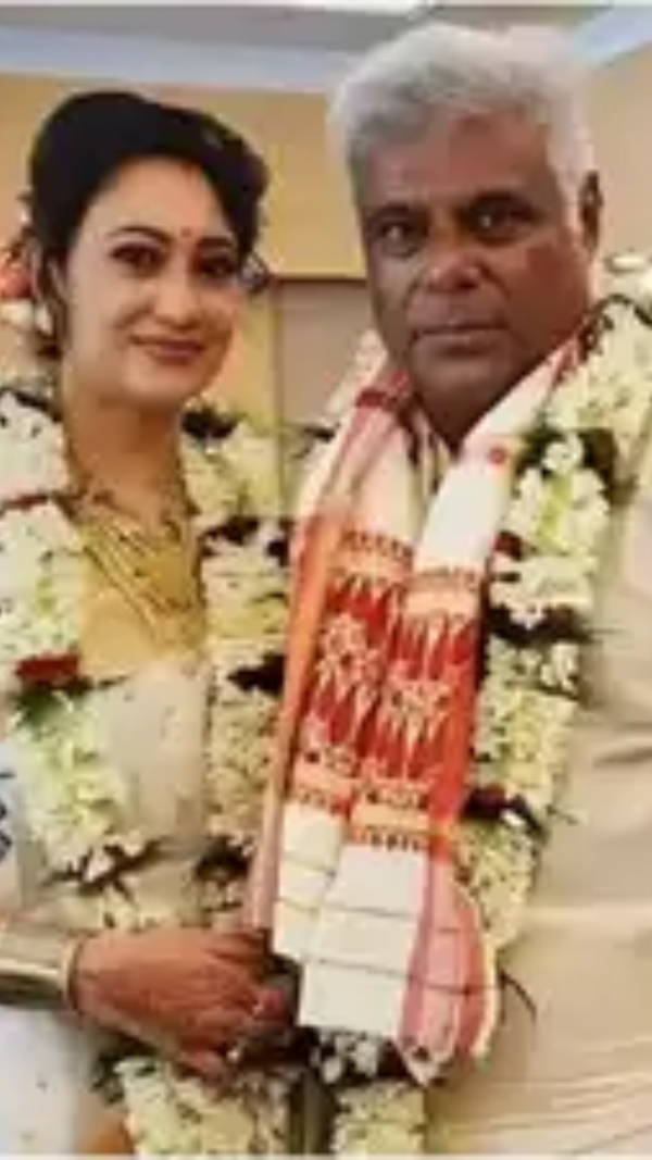 Ashish Vidyarthi Pictures