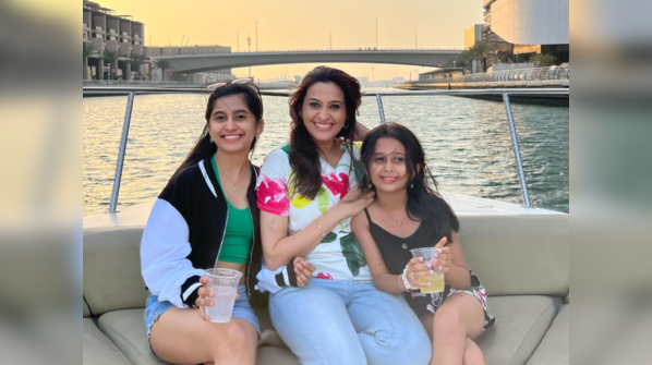Smita Bansal and her daughters