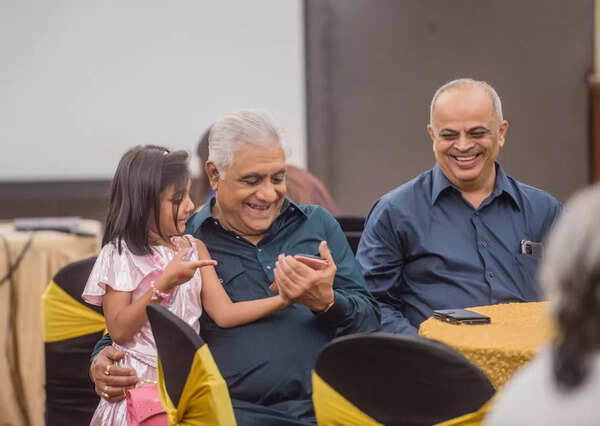 Aanjjan Srivastav Images
