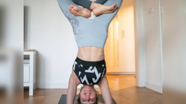 Sirsasana li Padmasana