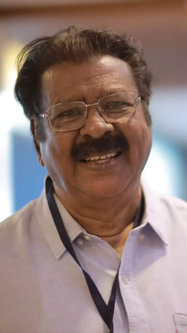 Prof. Aliyar Photos