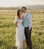 Supermodel Taylor Hill marries her best friend Daniel Fryer at Colorado ranch, see dreamy wedding pictures