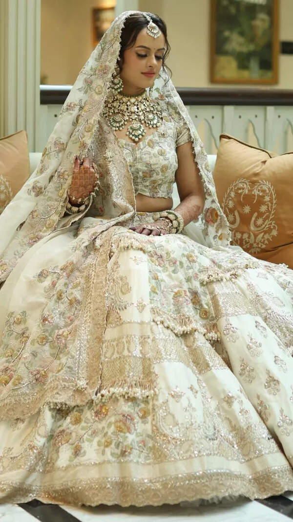 Anamika Khanna Wallpapers