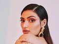 Suneil Shetty's daughter Athiya Shetty turns up the heat with her glamorous pictures