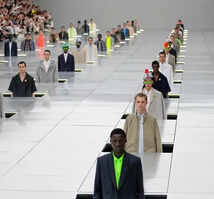 Paris Fashion Week 2023: Models rise from the floor at Dior men's Spring/Summer 2024 show, see pictures
