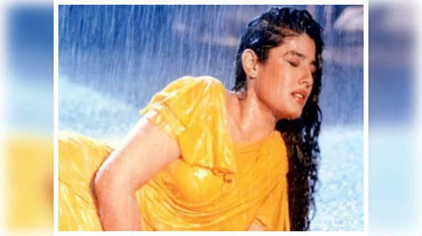 Tip Tip Barsa Pani ( Mohra) 