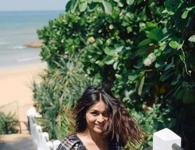 Mrunal Thakur elevates summer fashion with her trendy outfits
