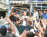 Akshay Kumar greets fans as he shoots for his next film near Jama Masjid