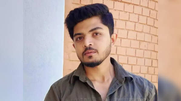 Kowshik