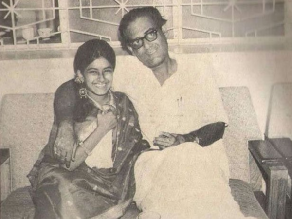 Moushumi Chatterjee Photos