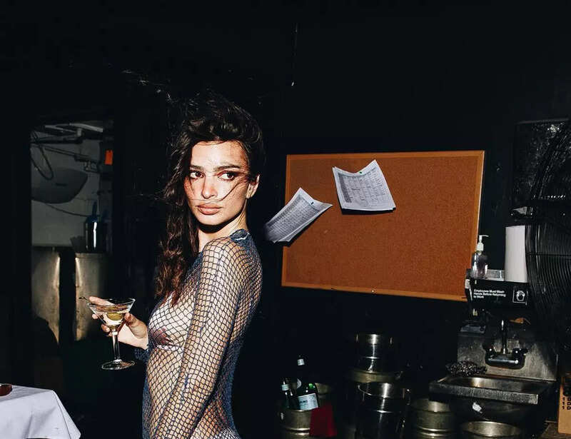 Know more about model-actress Emily Ratajkowski