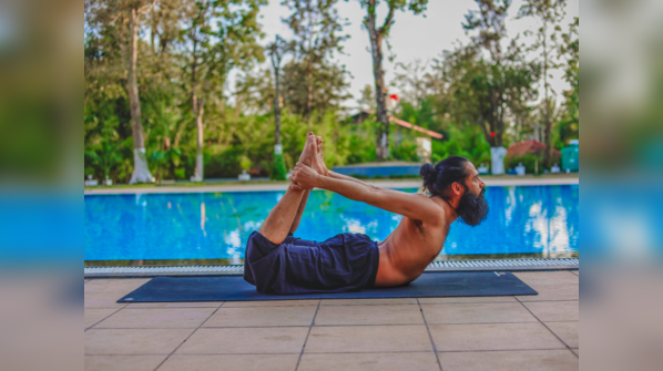 Purna Dhanurasana (Full Bow Pose)