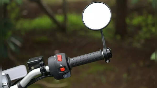 Triumph Speed 400: Braking