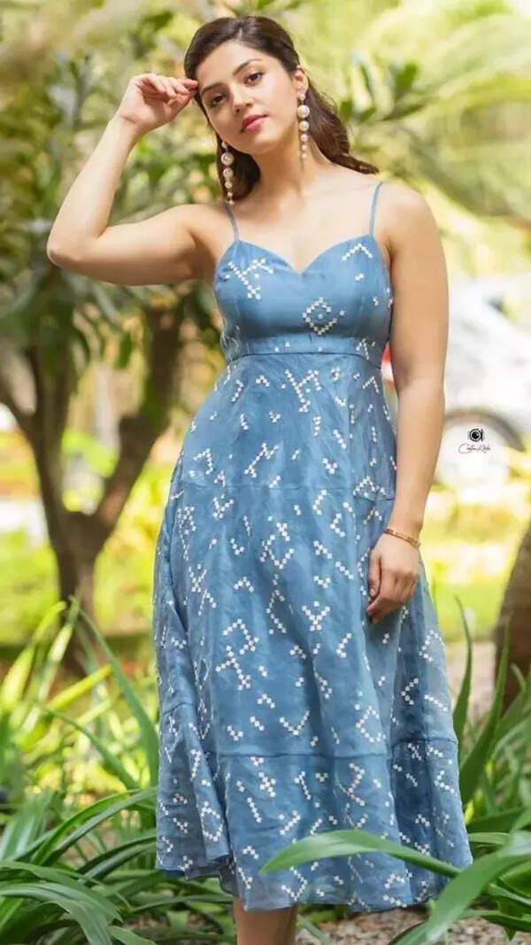 Mehreen Pirzada Stills