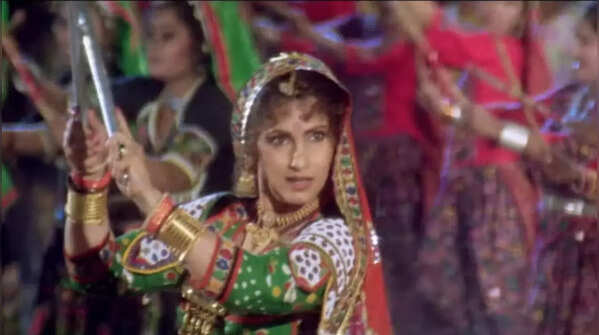 'Jai Ambe Jagadambe Maa' (Krantiveer) (1994)