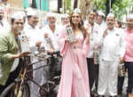 Huma Qureshi and Sharib Hasmi meet Mumbai’s dabbawalas for Tarla promotions