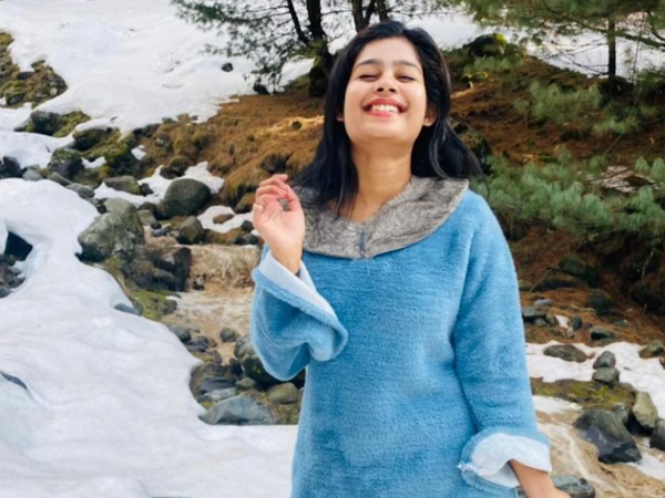 Janany Kunaseelan Photos