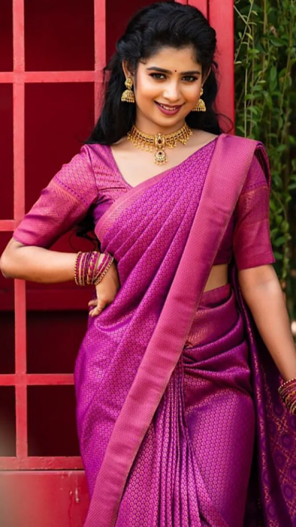 Janany Kunaseelan Pictures