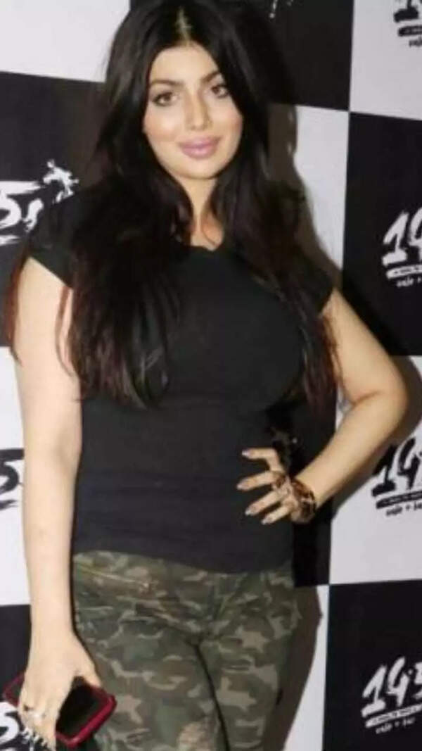Ayesha Takia Stills
