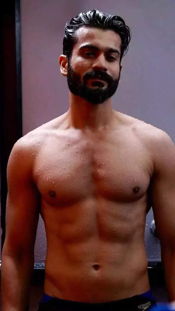 Sunny Kaushal Images