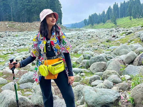 Saanya Iyer Pictures