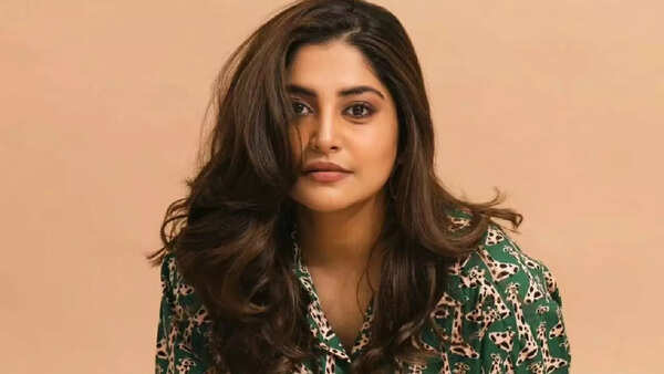 Manjima Mohan Photos