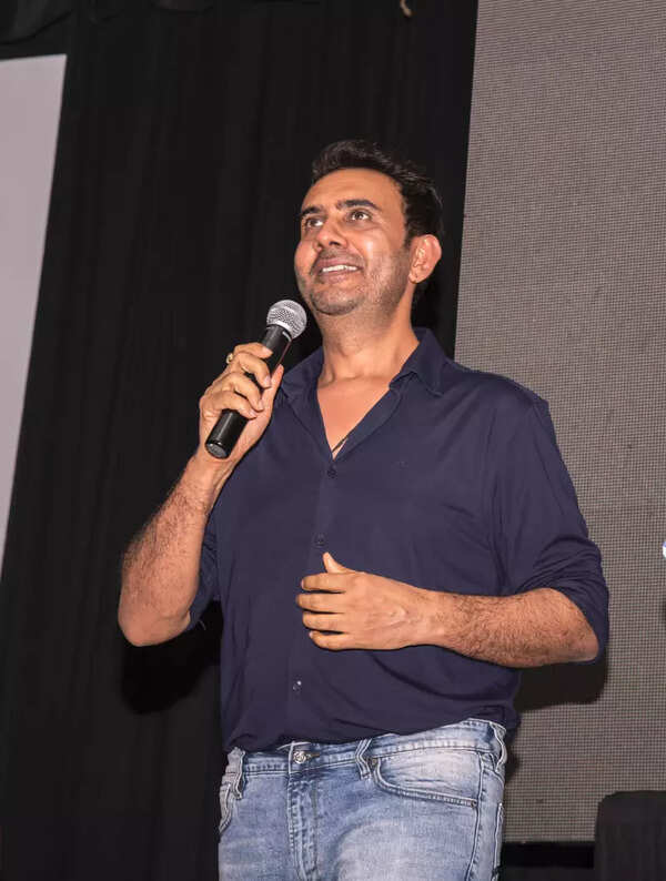 Sanjay Puran Singh Chauhan Images