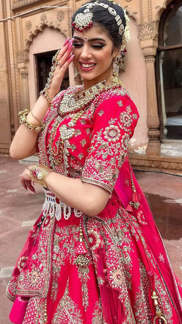 Riva Arora Images