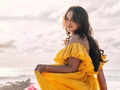 ​Sonakshi Sinha is stealing our hearts with her 'Palat' moment by the beach