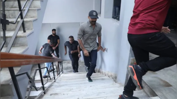 Dhanush reviews Jailer