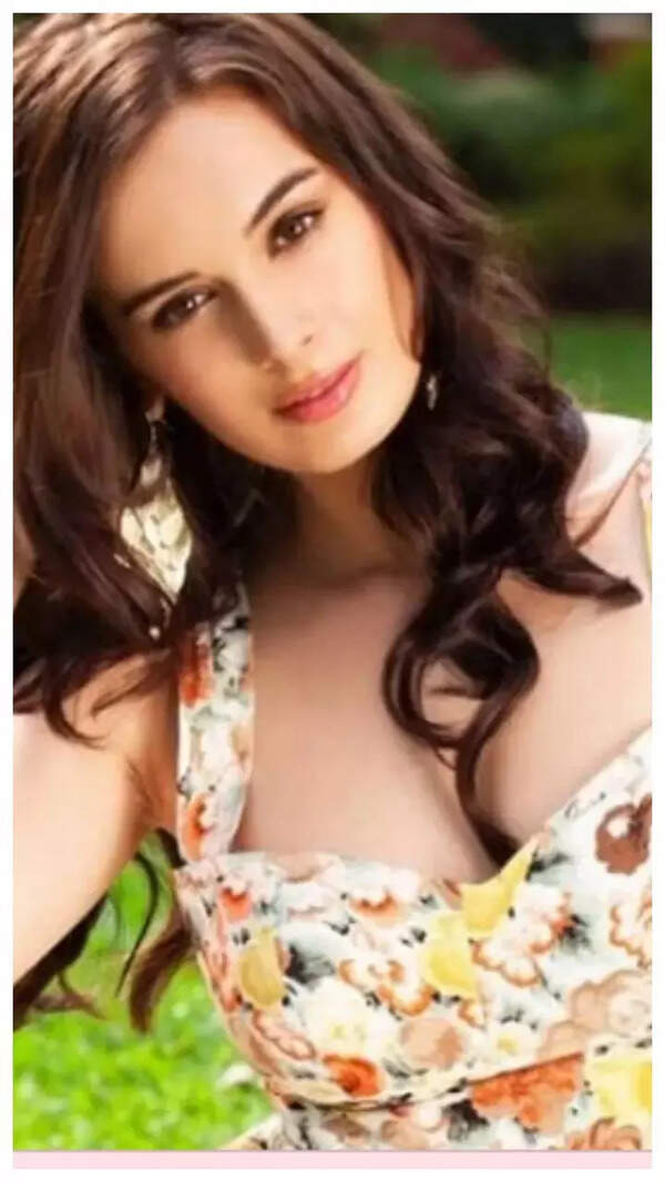 Evelyn Sharma