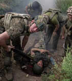 ​Ukrainian troops prepare for counterattack​