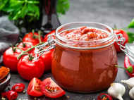 Easy tips to make Tomato Puree and retain its freshness