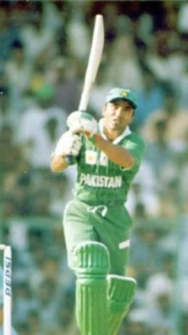 Saeed Anwar Pictures
