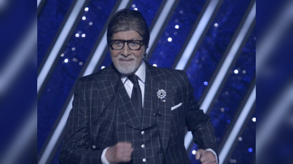 Amitabh Bachchan compared his suit with Chess Board