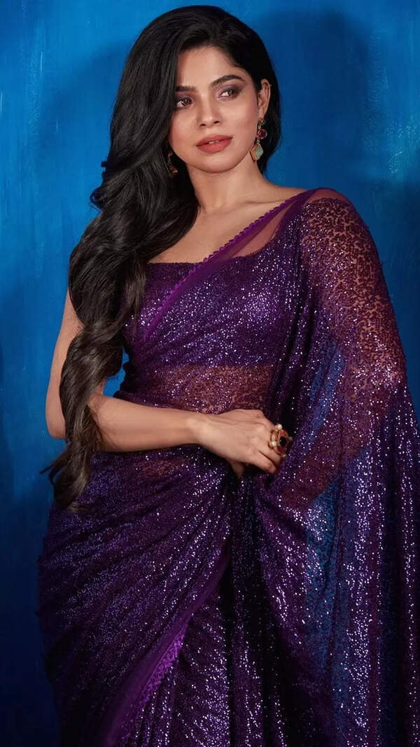Divya Bharathi Stills